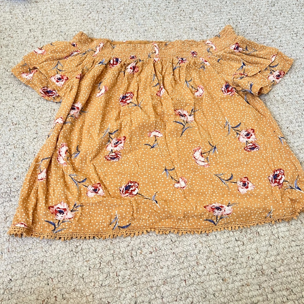 Off the shoulder flower shirt, Good condition no tears